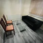 Single Room Near Clifton Campus Share Kitchen & Bathroom