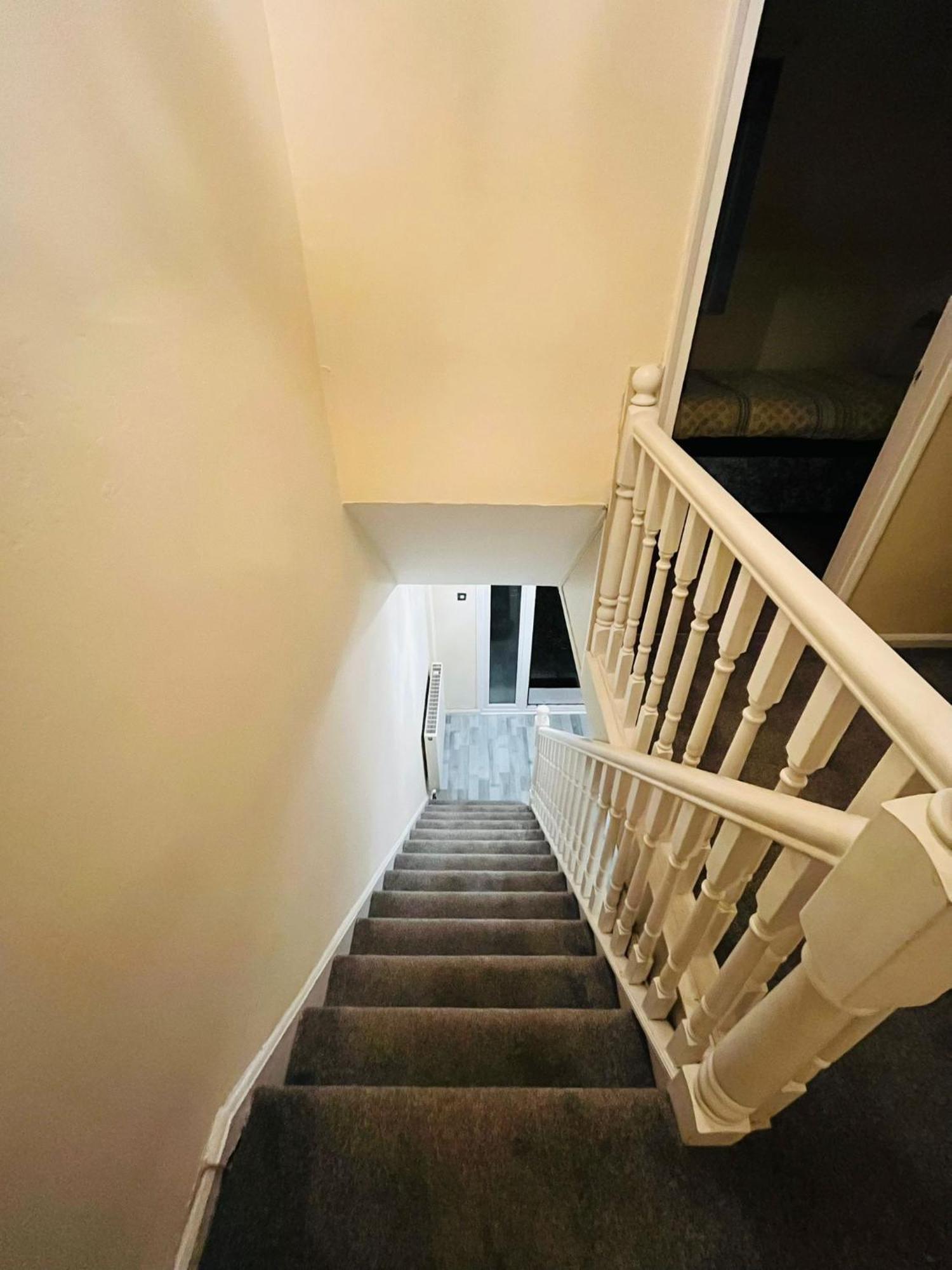 Single Near Clifton Campus Share Kitchen & Bathroom Homestay *